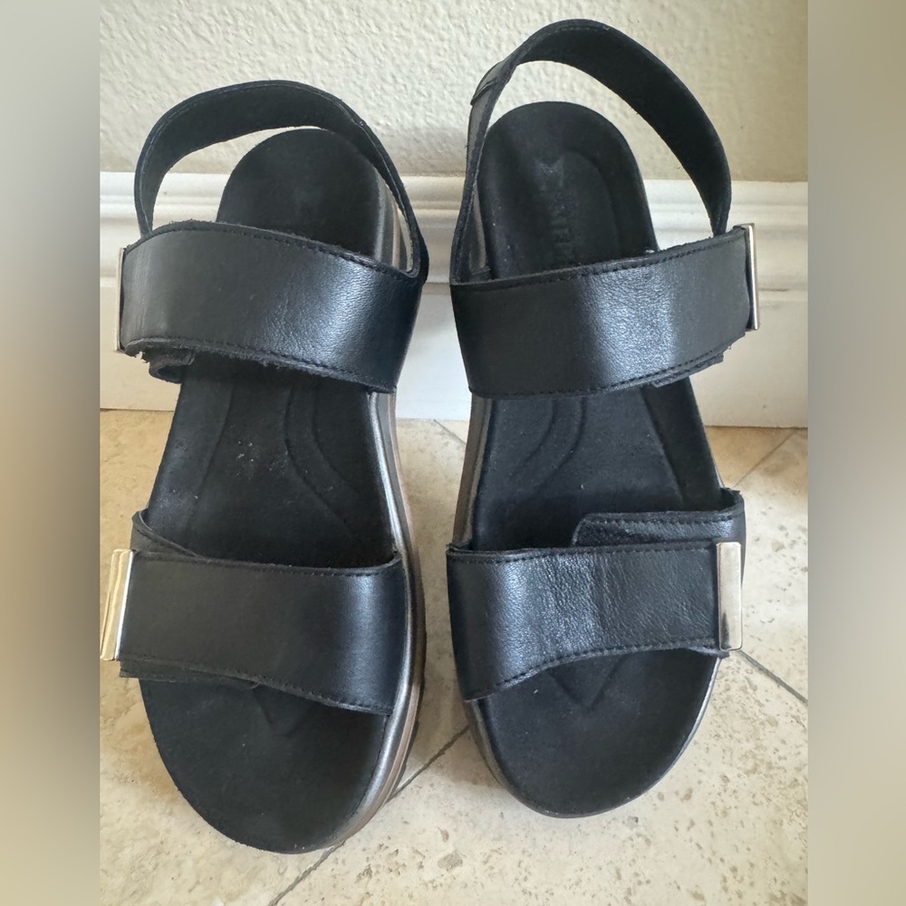 MEPHISTO Black Leather Sandals with Adjustable Straps sz37